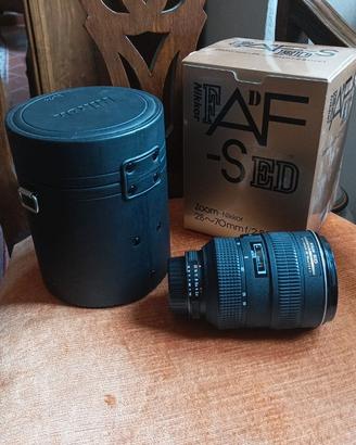 Nikon AF-S Nikkor 28-70 mm f/2.8 D ED