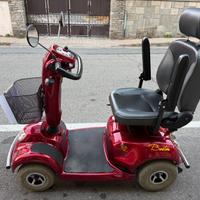 Scooter elettrico per anziani/disabili