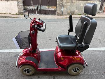 Scooter elettrico per anziani/disabili