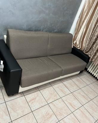 Divano letto in condizioni buone