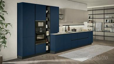 CUCINA LINEARE MODERNA SU MISURA CON COLONNE