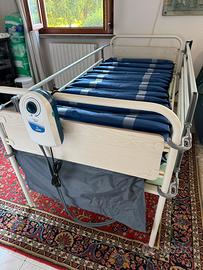 Letto ospedaliero  con materasso antidecubito