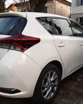 Toyota Auris  1.8