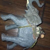 Elefante giocattolo da safari con accessori