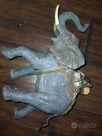 Elefante giocattolo da safari con accessori