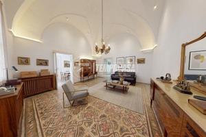 LIZZANELLO: CASA INDIPENDENTE CON 400MQ DI GIARDIN