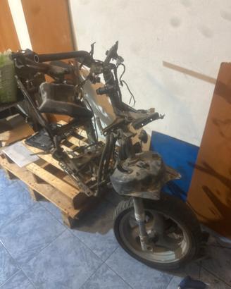 Smembro pezzi piaggio nrg mc3