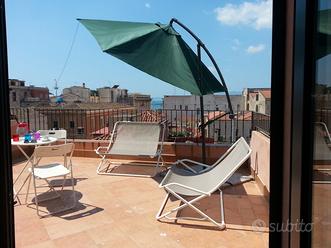 Bivano in centro con ampia terrazza panoramica