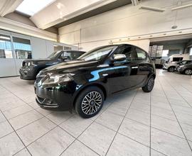 Lancia Ypsilon 1.0 FireFly 5 porte S&S Hybrid Albe