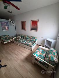 2 poltrone + divano letto