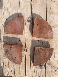 Supporto per fiorera in cotto