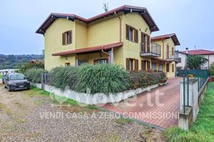 Villa di 172 m² con 4 locali e box auto a Cocquio-