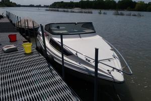 Barca cabinata in vetroresina