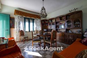 AMPIO APPARTAMENTO PANORAMICO A DUE PASSI DA CORSO