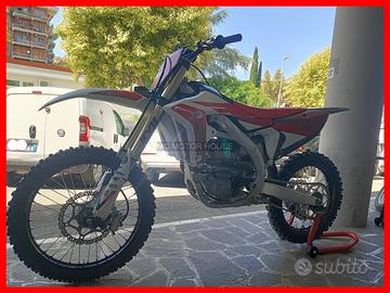Fantic 250 xxf 10 ore+2025+rate+permute+spedizioni