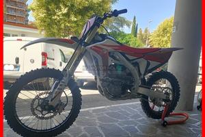 Fantic 250 xxf 10 ore+2025+rate+permute+spedizioni