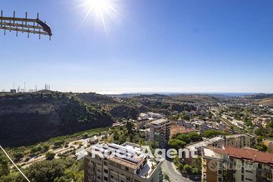 AMPIO APPARTAMENTO PANORAMICO A DUE PASSI DA CORSO