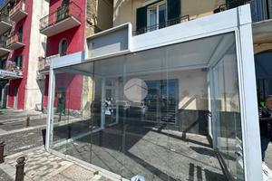 NEGOZIO A POZZUOLI