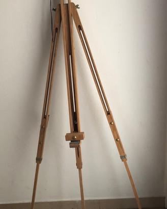 Trepiede pittura