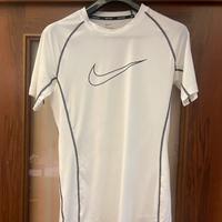 T-shirt nike