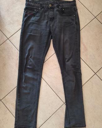 Jeans neri da uomo