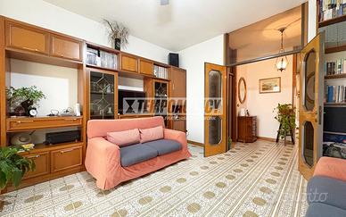 SPLENDIDO 4 LOCALI PIANO ALTO !!