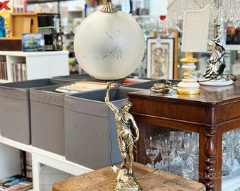 Lampada da appoggio d'epoca argentata