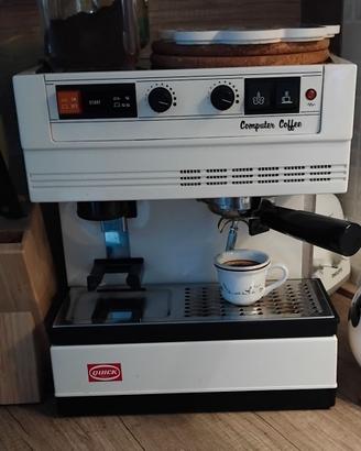 Macchina da caffè con macinino