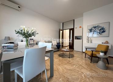 Ampio quadrilocale con balconi in zona Libertà, Mo