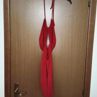 vestito rosso particolare
