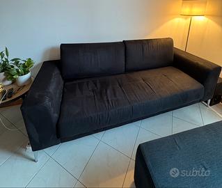Divano 3 posti con pouf