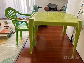 Tavolino con sedia bambini