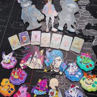 Spillette e ciondoli in acrilico 