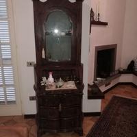 mobile con vetrina superiore antico