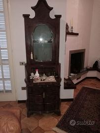 mobile con vetrina superiore antico