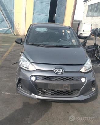 Hyundai i10 1.0 benzina 2018 G3LA 48.5 kW ricambi