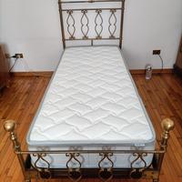 Letto singolo in ottone anticato 