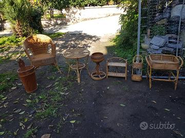 tavolo sedie porta ombrelli  ecc