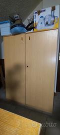 Armadio a 2 ante con chiusura a chiave