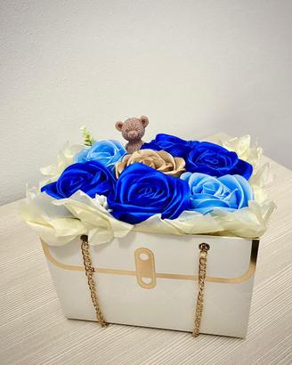 Fiori in nastrodi raso/candela a forma di orsetto