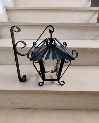 lampada in ferro battuto da esterno 