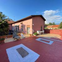 CASA SEMINDIPENDENTE A CANTÙ