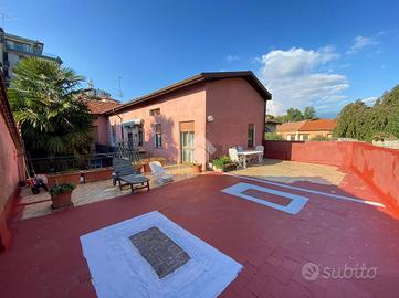 CASA SEMINDIPENDENTE A CANTÙ