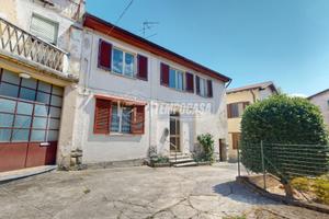 SOLUZIONE INDIPENDENTE CON GIARDINO PRIVATO DI 250