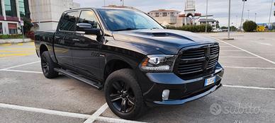 Dodge Ram Sport 5.7 Hemi