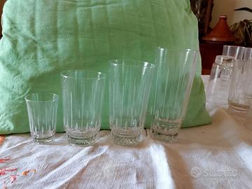 Servizio bicchieri vetro vintage (40)