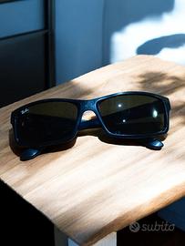 Occhiali da sole Ray-Ban RB4151 in nero Classic

