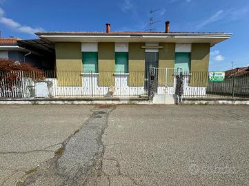 CASA SEMINDIPENDENTE A SAN GERMANO VERCELLESE