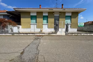 CASA SEMINDIPENDENTE A SAN GERMANO VERCELLESE