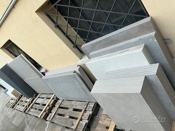 Piastrelle di vario genere e dimensione .